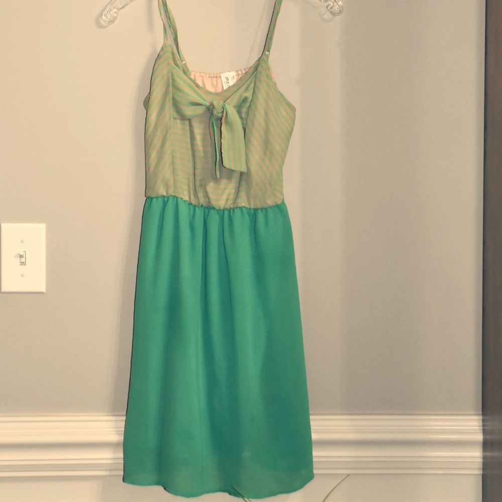 NWOT Size M Dress
